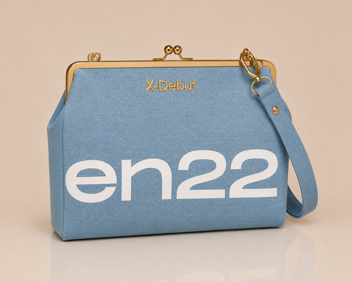 Signature Kiss Lock Jumbo Clutch
